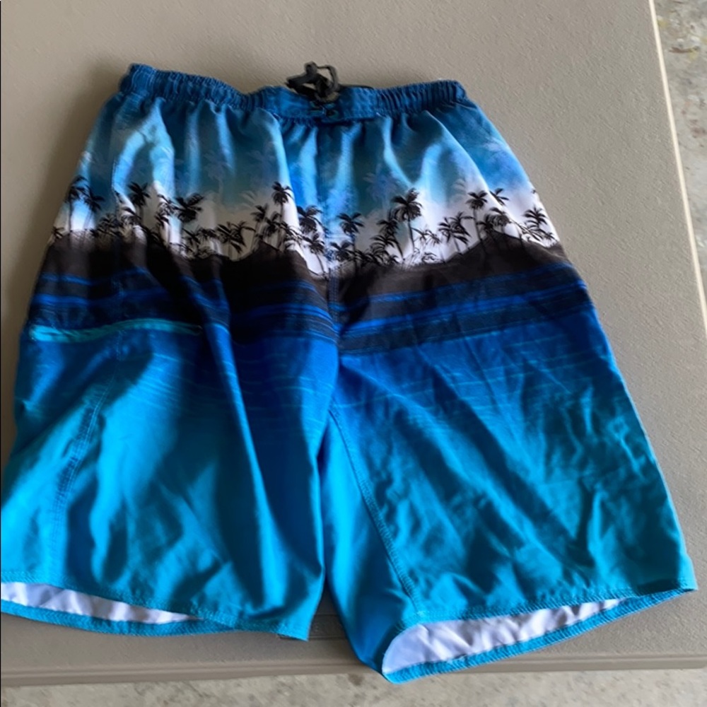 Men’s blue island board shorts